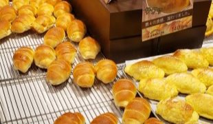 20191023 154629 310x180 - スキダマリンク(熊本)の塩パンは種類豊富で大人気!外にテラスが?
