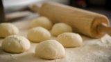 s dough 943245 640 160x90 - パン作りを始めたい方へ、道具と材料の必要なものリスト!パンを買うよりお得?